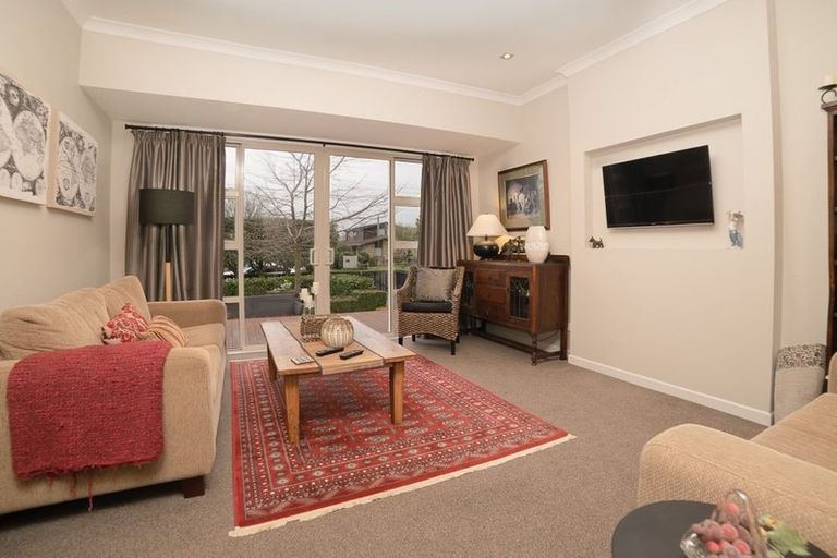 Photo of property in 55 Bowen Street, Cambridge, 3434