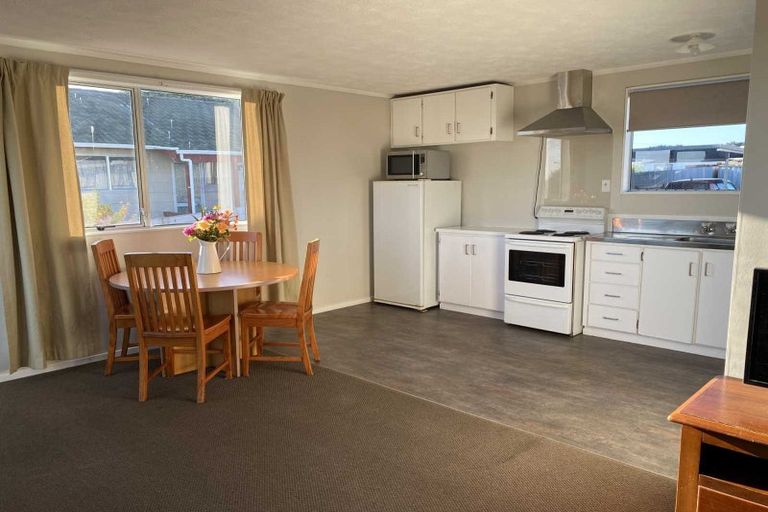 Photo of property in 12 Karyn Street, Castlecliff, Whanganui, 4501