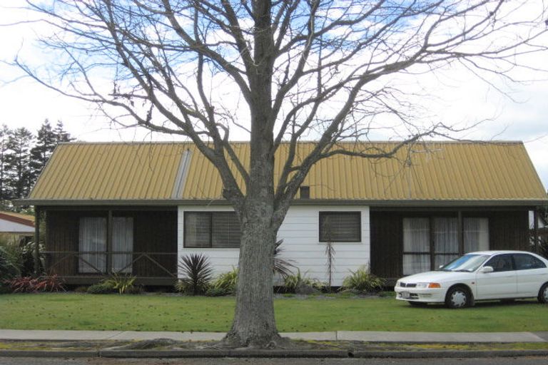 Photo of property in 11 Tawhara Place, Edgecumbe, 3120