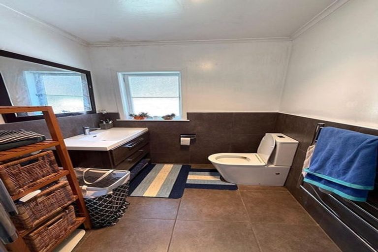 Photo of property in 205 Titirangi Road, Titirangi, Auckland, 0604