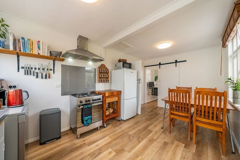 Photo of property in 9 East Street, Petone, Lower Hutt, 5012