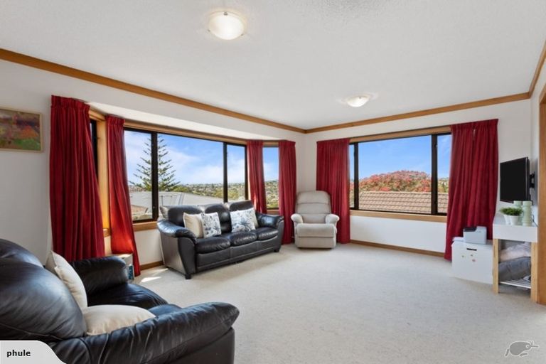 Photo of property in 1/126 Carlisle Road, Browns Bay, Auckland, 0632