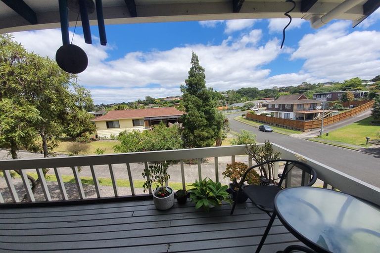 Photo of property in 1/7 Newstead Avenue, Browns Bay, Auckland, 0632