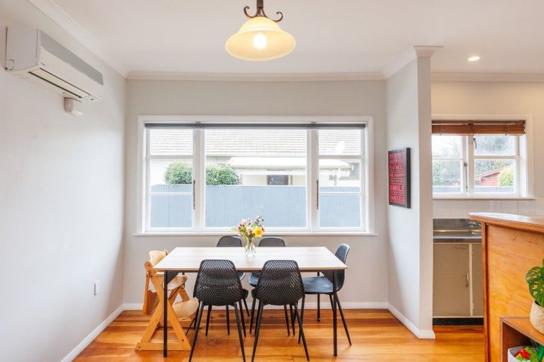 Photo of property in 68 Pahiatua Street, Hokowhitu, Palmerston North, 4410