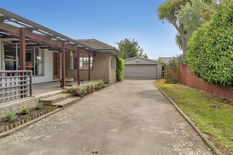 Photo of property in 36 Dickson Crescent, Hornby, Christchurch, 8042