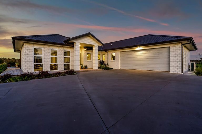 Photo of property in 60 Turangi Road, Motunui, Waitara, 4383