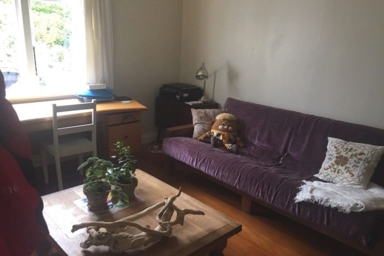 Photo of property in 8 Moffitt Street, Vogeltown, Wellington, 6021