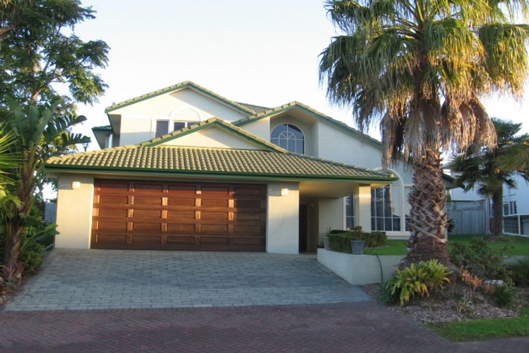 Photo of property in 23 Ferntree Terrace, West Harbour, Auckland, 0618