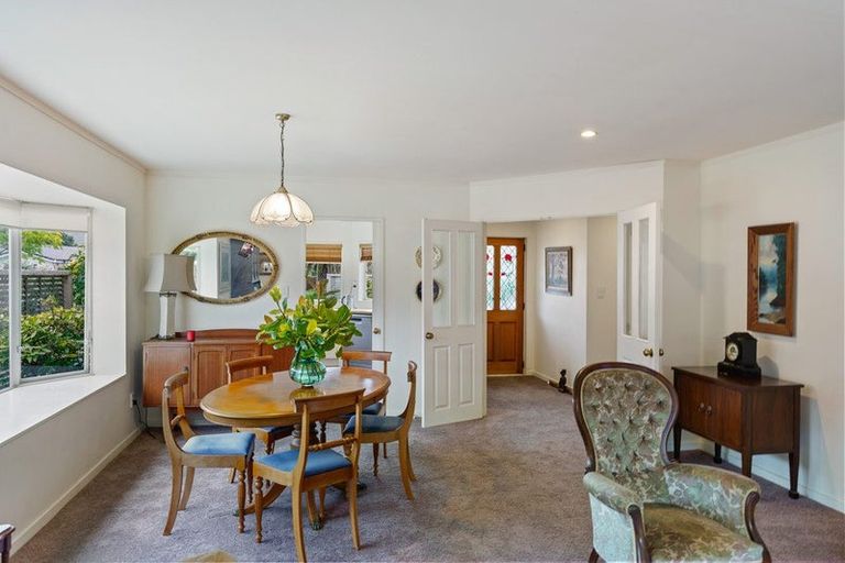 Photo of property in 31 Rosebank Grove, Waikanae, 5036