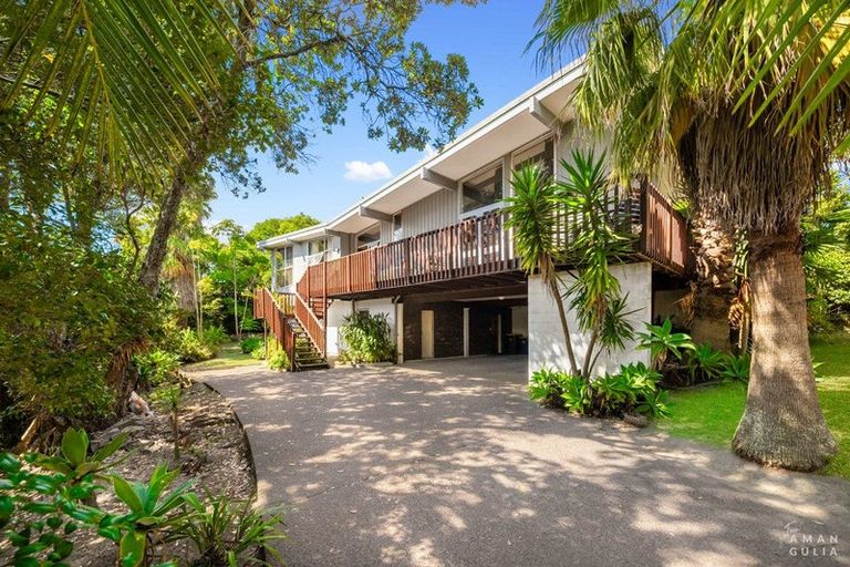 Photo of property in 3 Kathleen Street, Totara Vale, Auckland, 0627