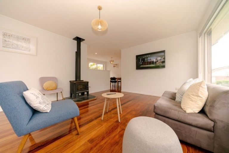 Photo of property in 22 Morriggia Place, Bayview, Auckland, 0629