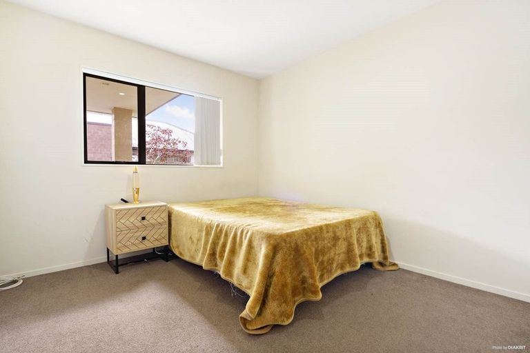 Photo of property in 116 Popokatea Drive, Takanini, 2112