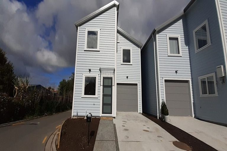 Photo of property in 6 Riroriro Close, Papakura, 2110