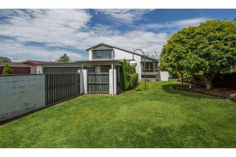 Photo of property in 61 Seddon Street, Rangiora, 7400