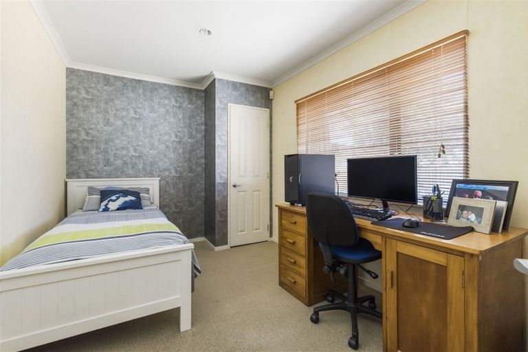 Photo of property in 18 Twickenham Place, Nawton, Hamilton, 3200