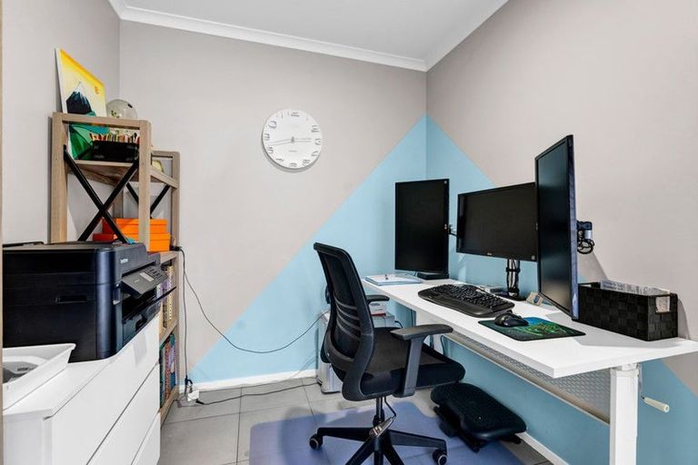 Photo of property in 25b Dolphin Parade, Bell Block, New Plymouth, 4312