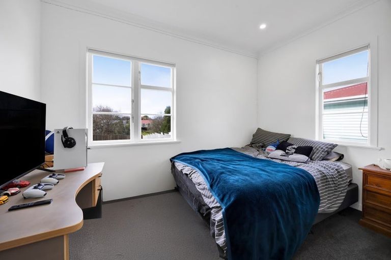 Photo of property in 18 Stanners Street, Eltham, 4322