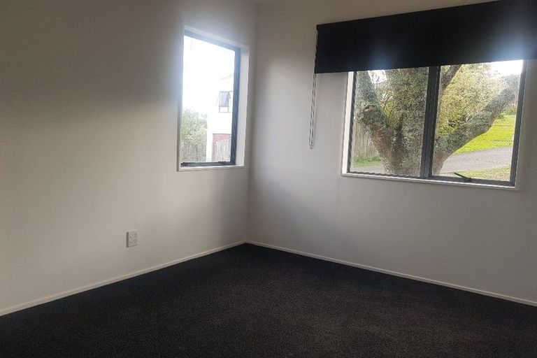 Photo of property in 1/22 Valecrest Place, Bayview, Auckland, 0629