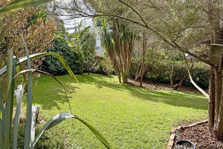Photo of property in 107 Birkdale Road, Birkdale, Auckland, 0626