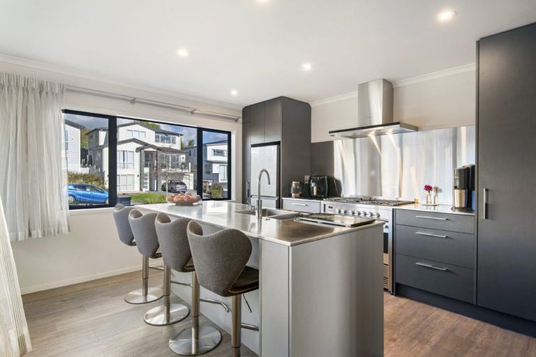 Photo of property in 31 Cavalli Road, Long Bay, Auckland, 0630