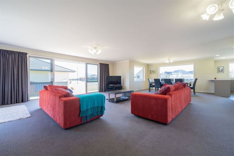 Photo of property in 16 Cunaris Way, Te Anau, 9600