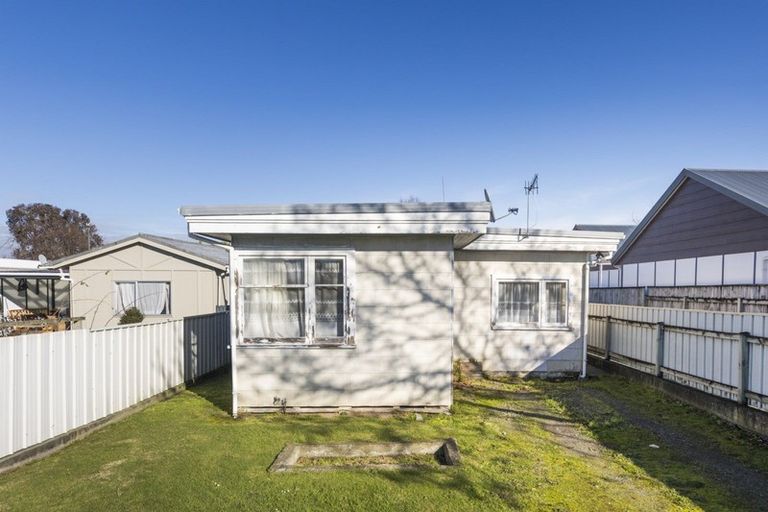 Photo of property in 28 Brightwater Terrace, Terrace End, Palmerston North, 4410