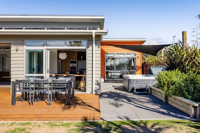 Photo of property in 9a Dolphin Parade, Bell Block, New Plymouth, 4312