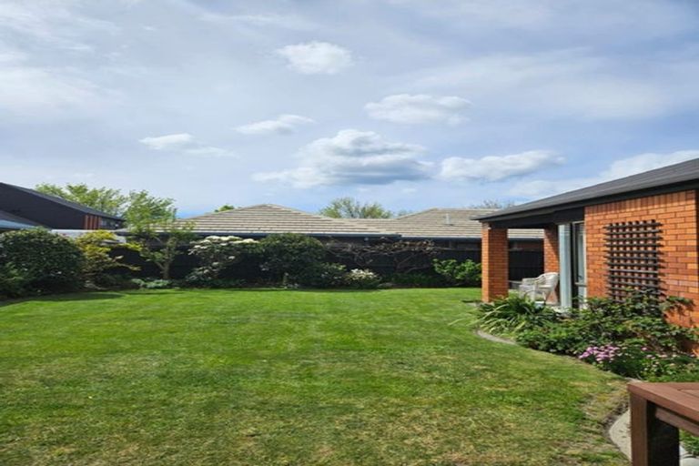 Photo of property in 14 Abingdon Court, Avonhead, Christchurch, 8042