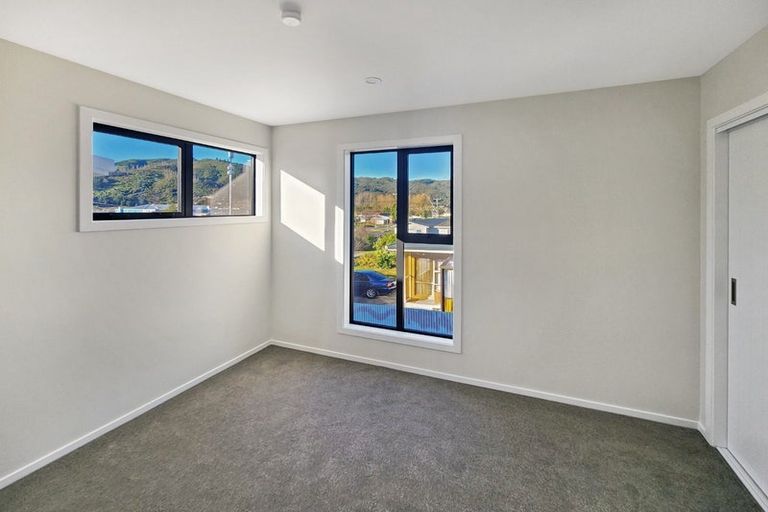Photo of property in 3/31 Wainuiomata Road, Wainuiomata, Lower Hutt, 5014