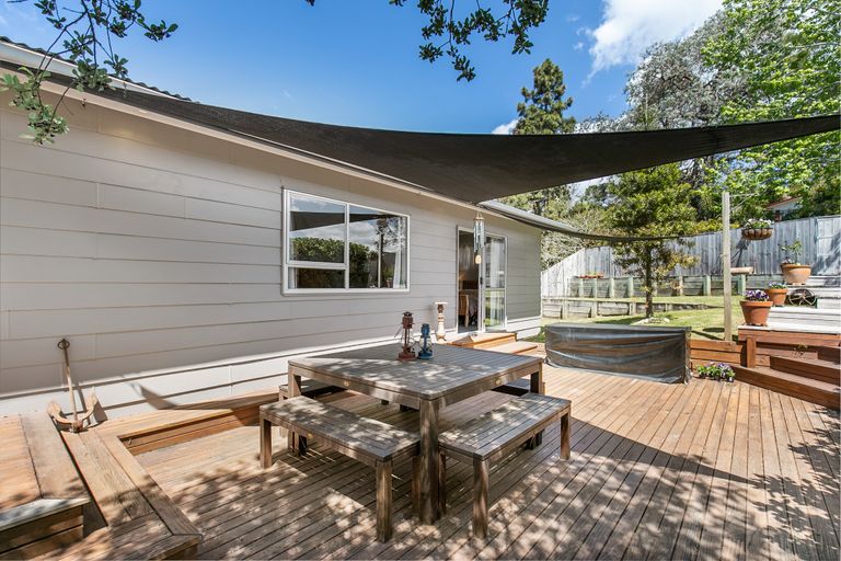 Photo of property in 60 Alexander Avenue, Torbay, Auckland, 0630