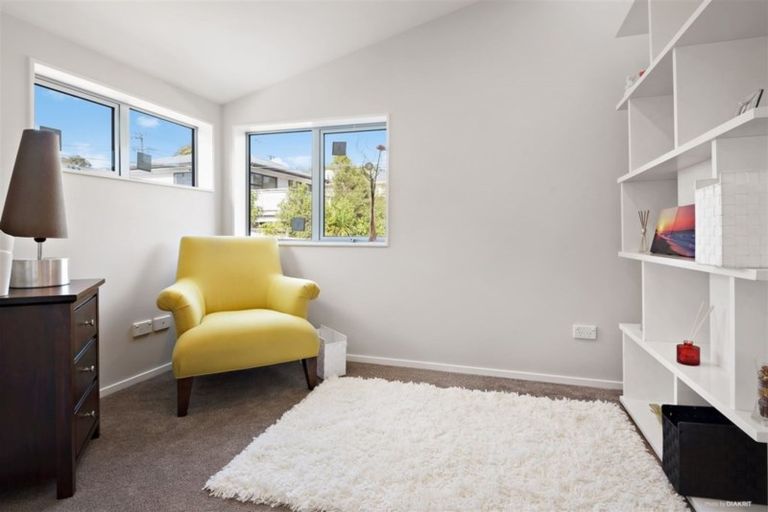 Photo of property in 61a Simpson Road, Ranui, Auckland, 0612