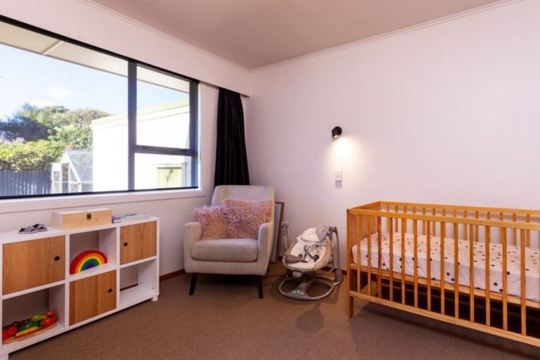 Photo of property in 9 Waimea Street, Westown, New Plymouth, 4310