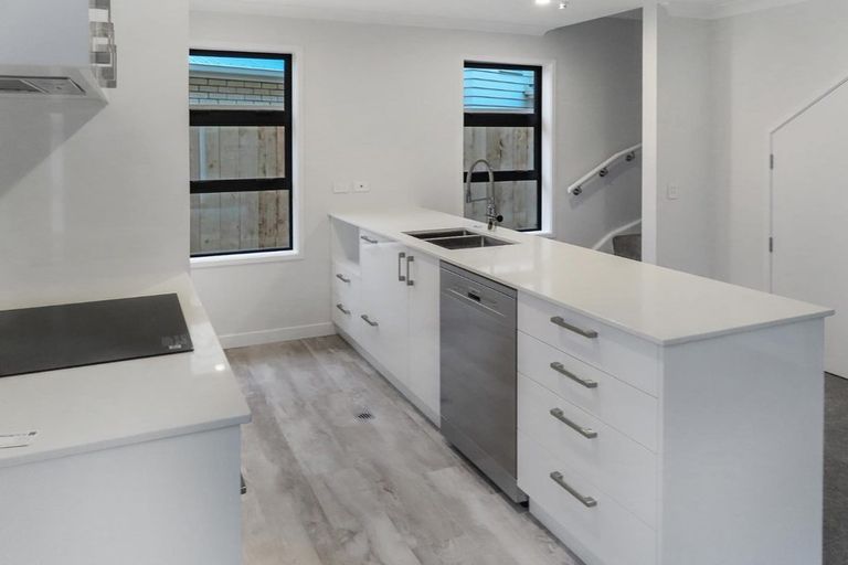 Photo of property in 90c Cambridge Terrace, Waterloo, Lower Hutt, 5011