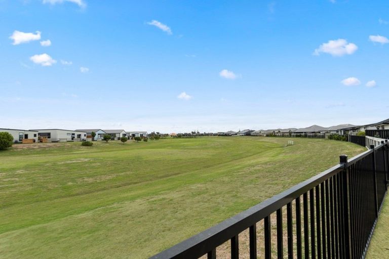 Photo of property in 19 Harding Drive, Papamoa Beach, Papamoa, 3118