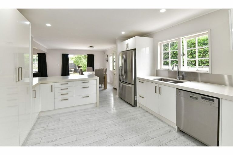 Photo of property in 11a Milton Road, Orewa, 0931