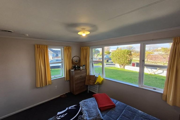 Photo of property in 18 Piper Place, Roslyn, Palmerston North, 4414