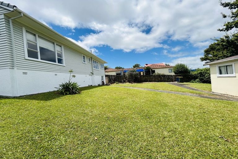 Photo of property in 308 West Coast Road, Glen Eden, Auckland, 0602