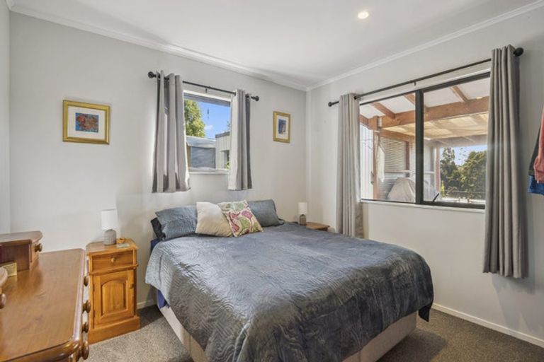 Photo of property in 82 Pinchgut Road, Kaukapakapa, 0873