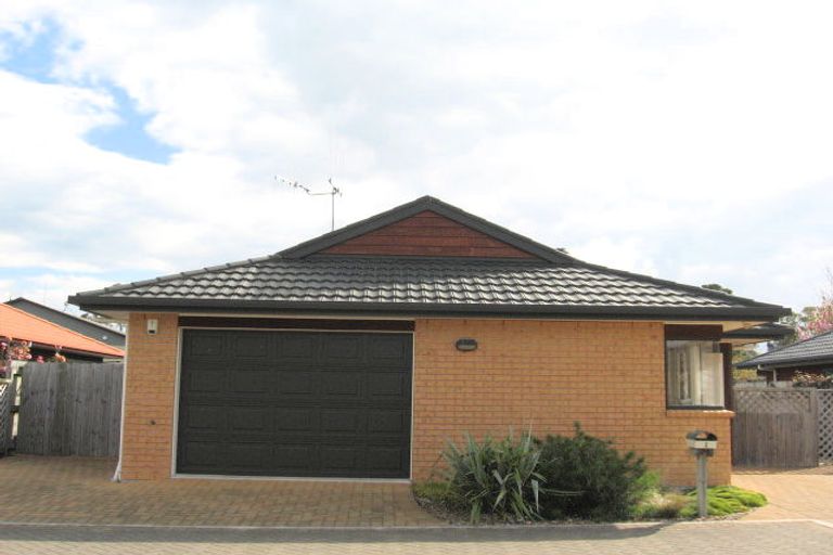 Photo of property in 2 Moffat Way, Bethlehem, Tauranga, 3110