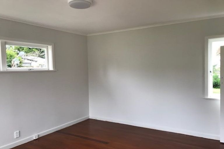 Photo of property in 13 Christmas Road, Manurewa, Auckland, 2102