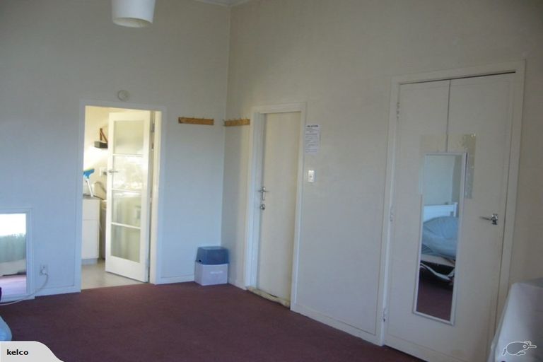 Photo of property in 4 Hawker Street, Mount Victoria, Wellington, 6011