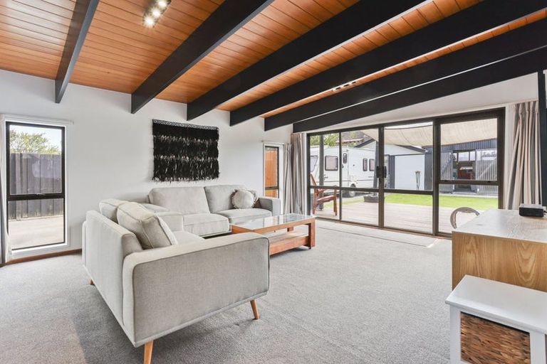 Photo of property in 2 Ebert Place, Rangiora, 7400