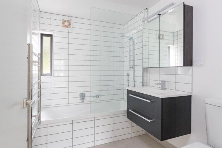 Photo of property in 3/7 Handyside Street, Tawa, Wellington, 5028