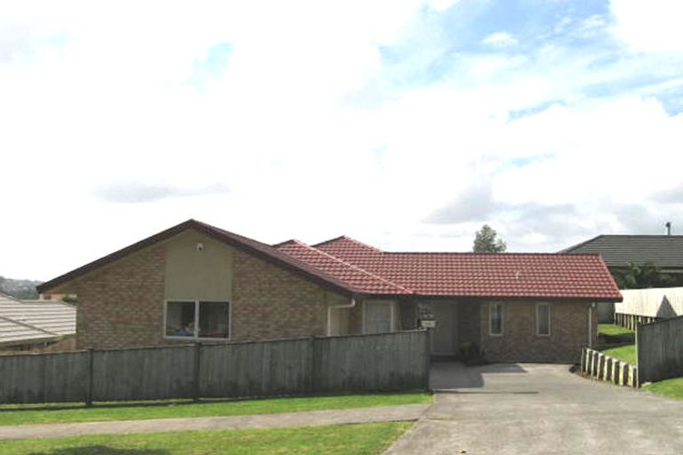 Photo of property in 15 Semillon Avenue, Henderson, Auckland, 0612