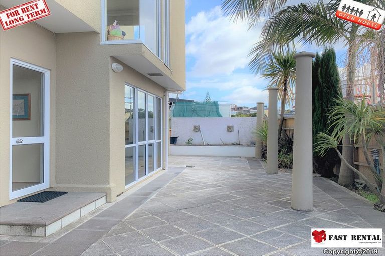 Photo of property in 1/59 Beach Road, Castor Bay, Auckland, 0620