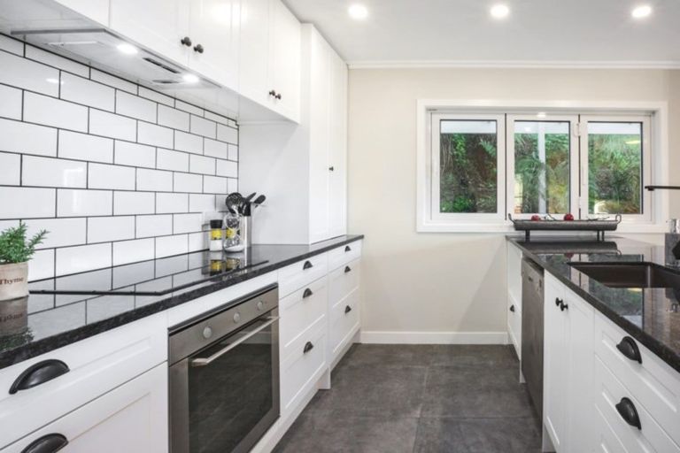 Photo of property in 188 Paremata Road, Paremata, Porirua, 5024