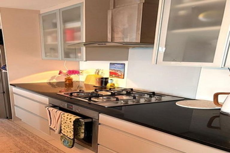 Photo of property in 25 Bejoy Rise, East Tamaki Heights, Auckland, 2016