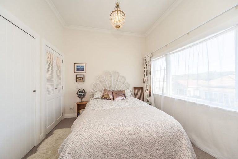 Photo of property in 10 Herald Terrace, Berhampore, Wellington, 6023