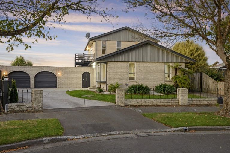 Photo of property in 16 Daytona Place, Parklands, Christchurch, 8083