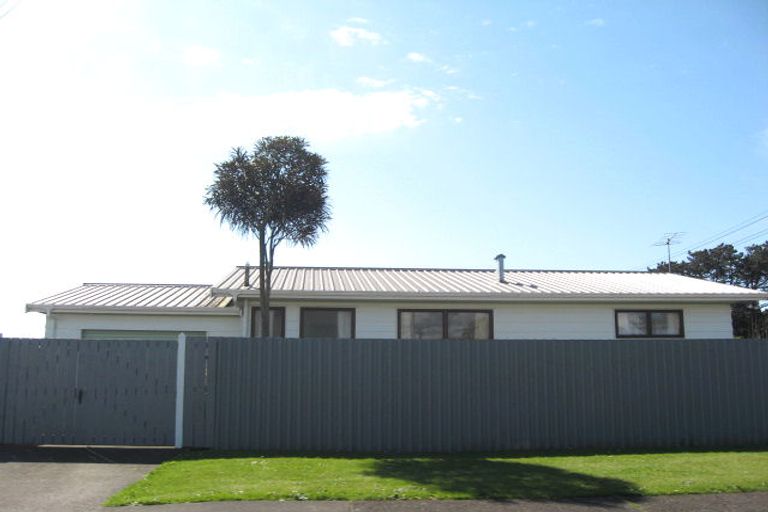 Photo of property in 3 Kaimata Street, Brooklands, New Plymouth, 4310